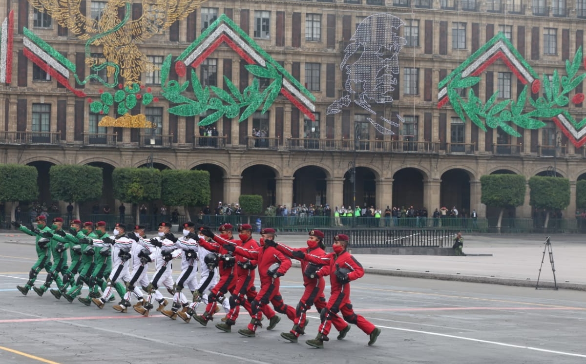 El desfile militar del 16 de septiembre Galería de Fotos Usec