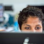 Mujeres especialistas en ciberseguridad, avanzan pese a brechas de género